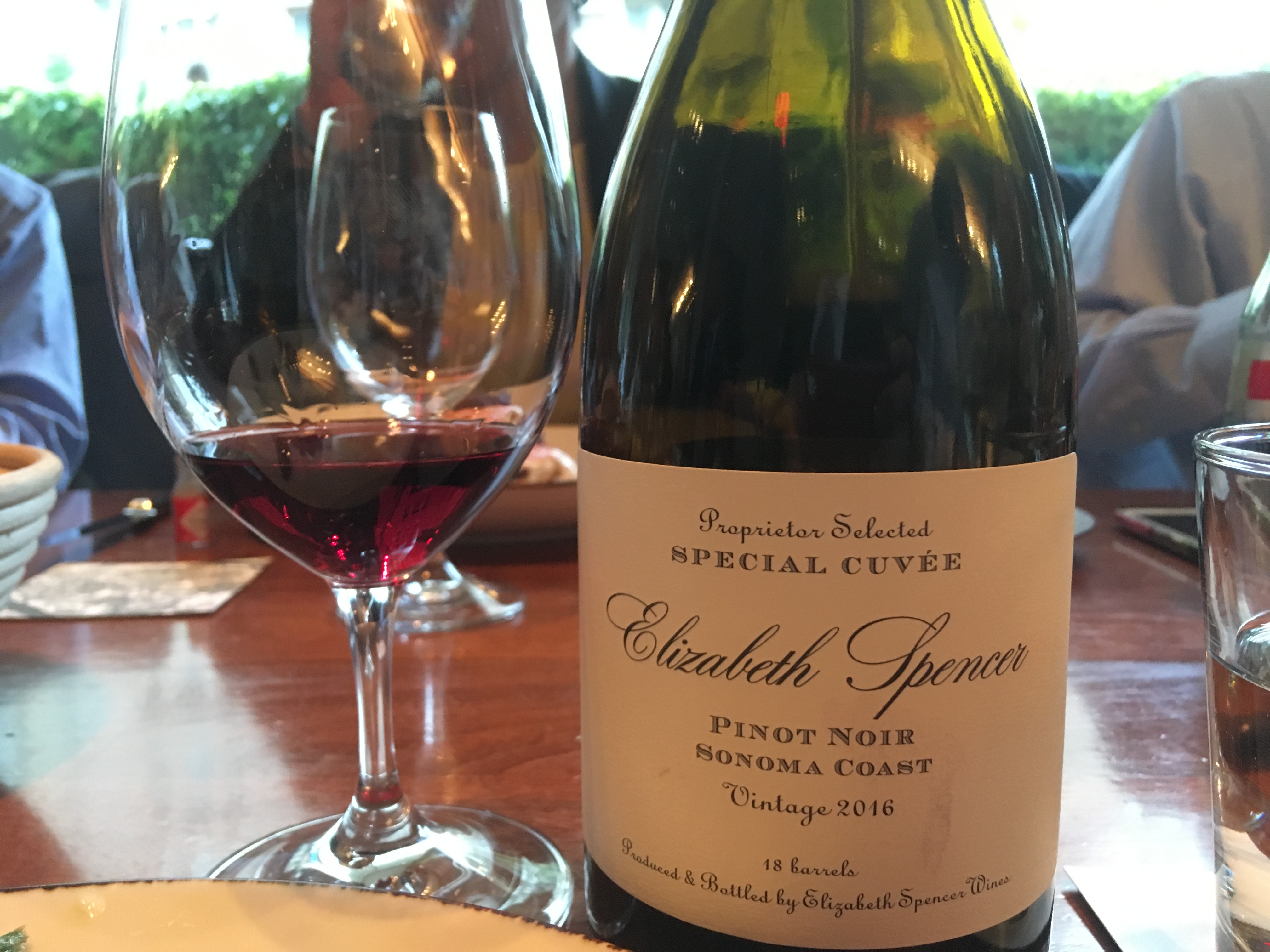 カリフォルニアのガレージワイナリーが生んだ注目のワイン Elizabeth Spencer Pinot Noir